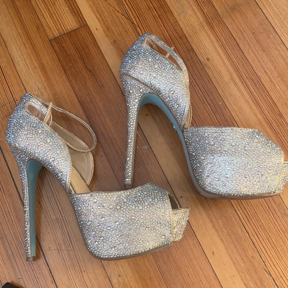 LIMITED edition Betsey Johnson AB crystal heel - Picture 9 of 17